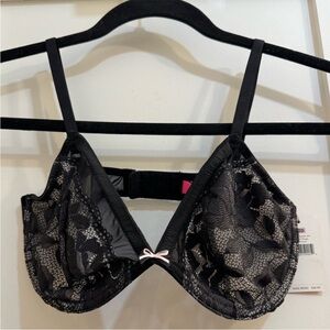 Betsey Johnson Unlined Bra. 34B.